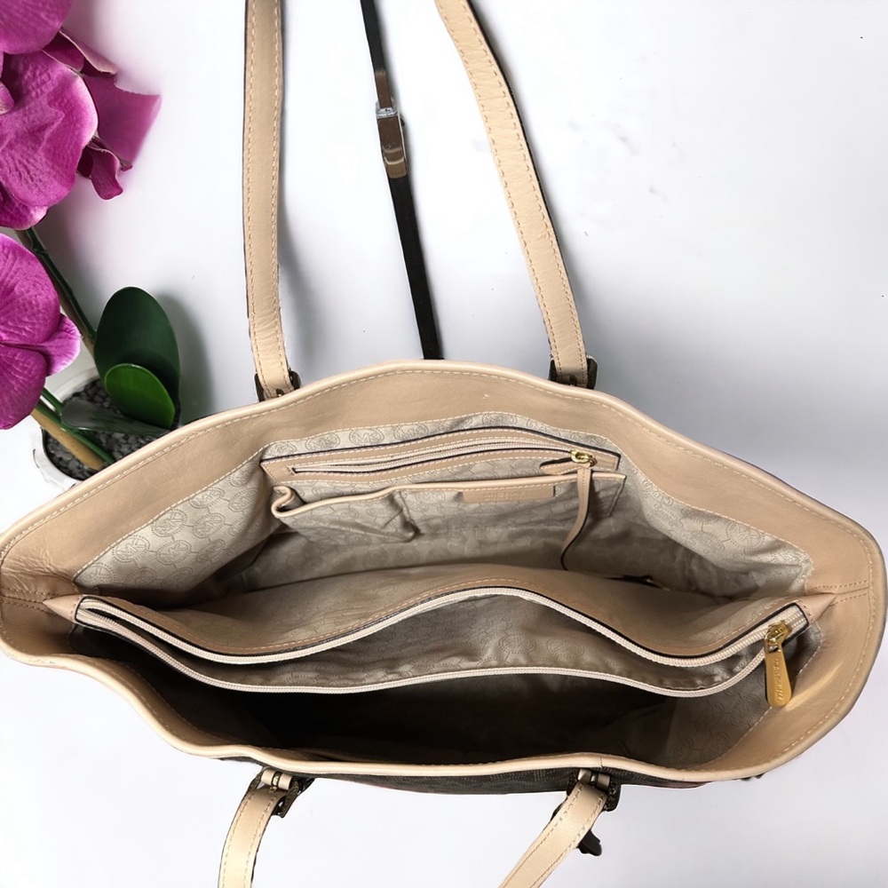 Authentic Michael Kors Jet Set Large Multifunctio… - image 8